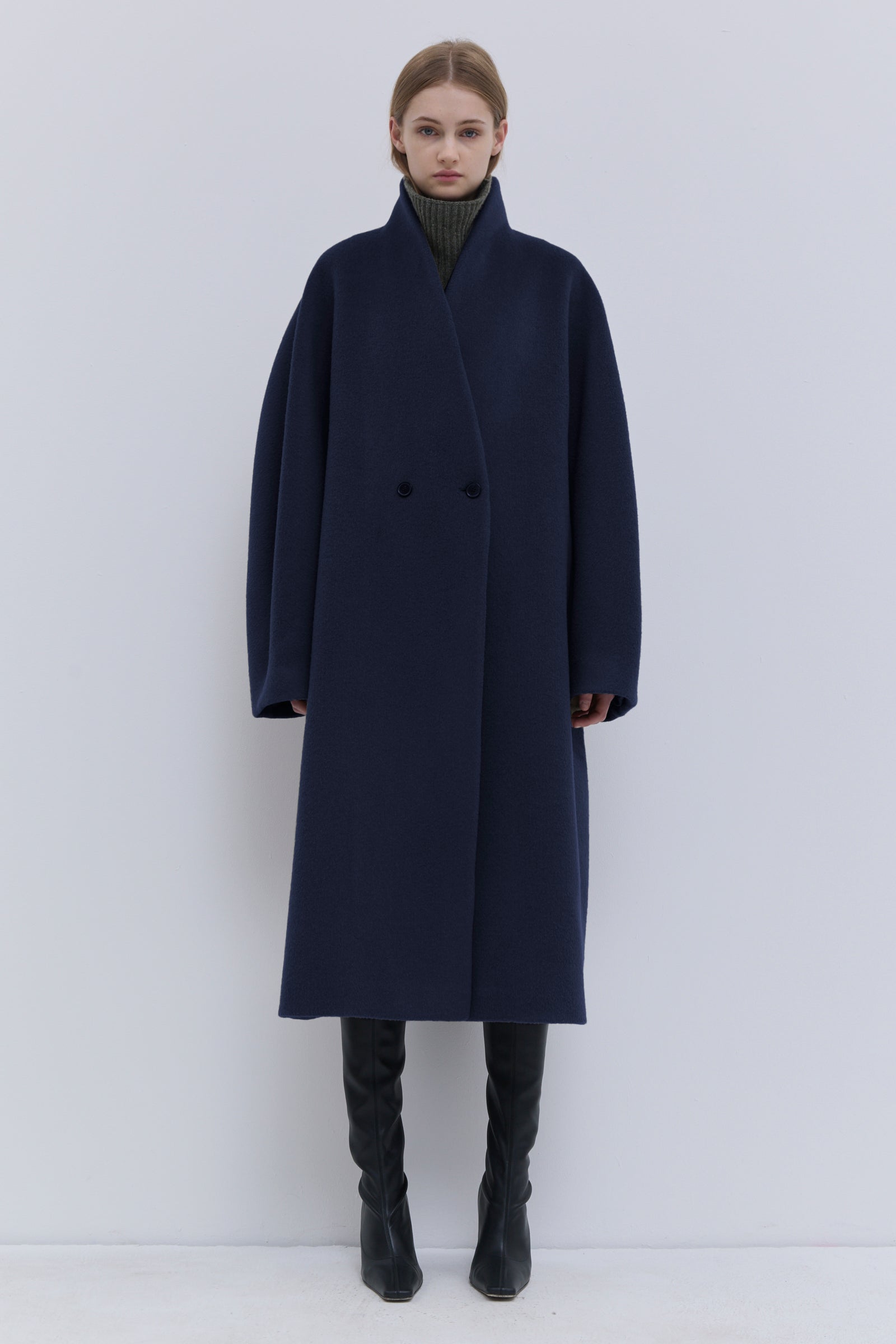 Women’s relaxed fit alpaca and virgin wool coat in navy