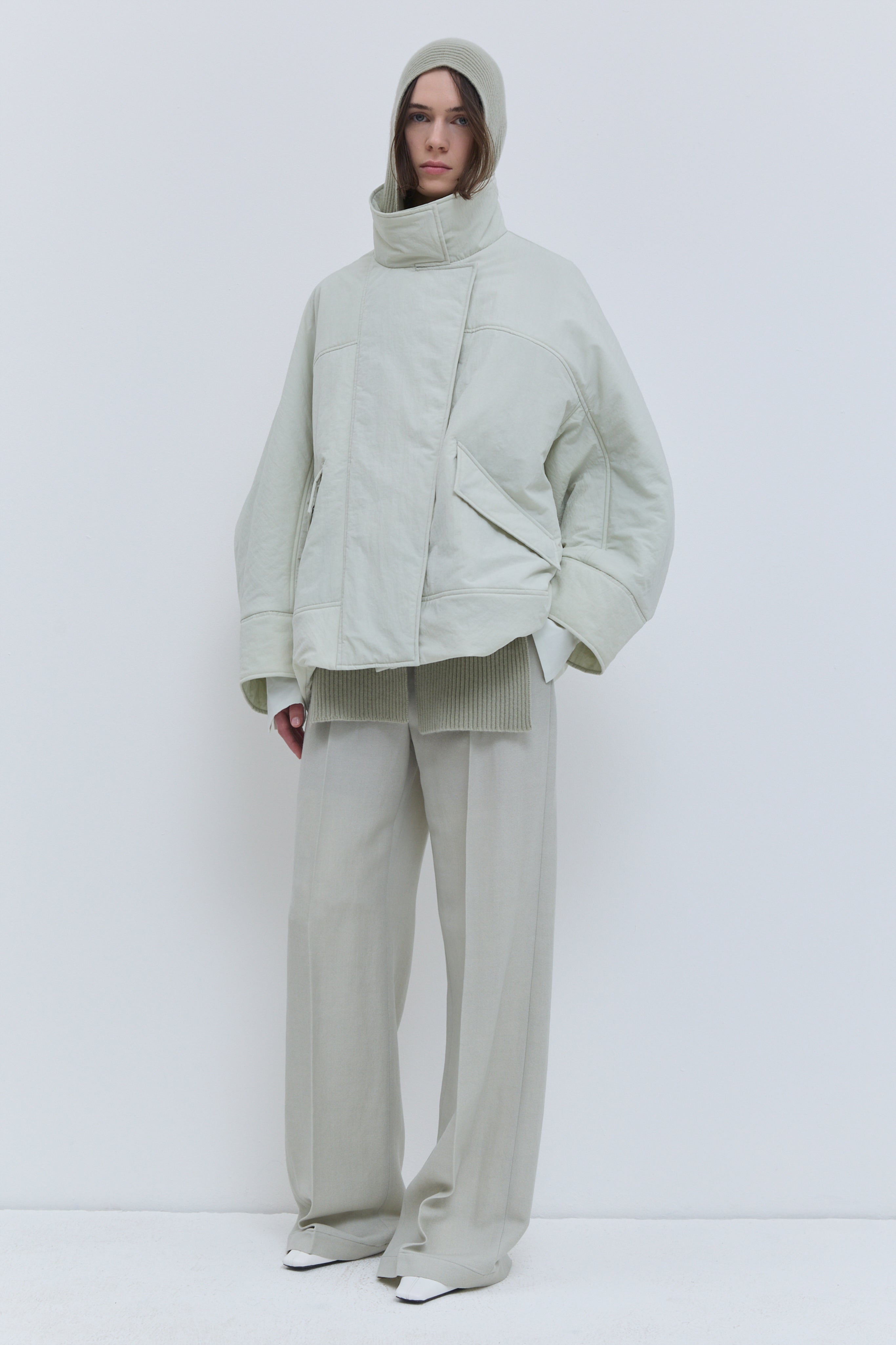 Jombo padded jacket in cement with high collar