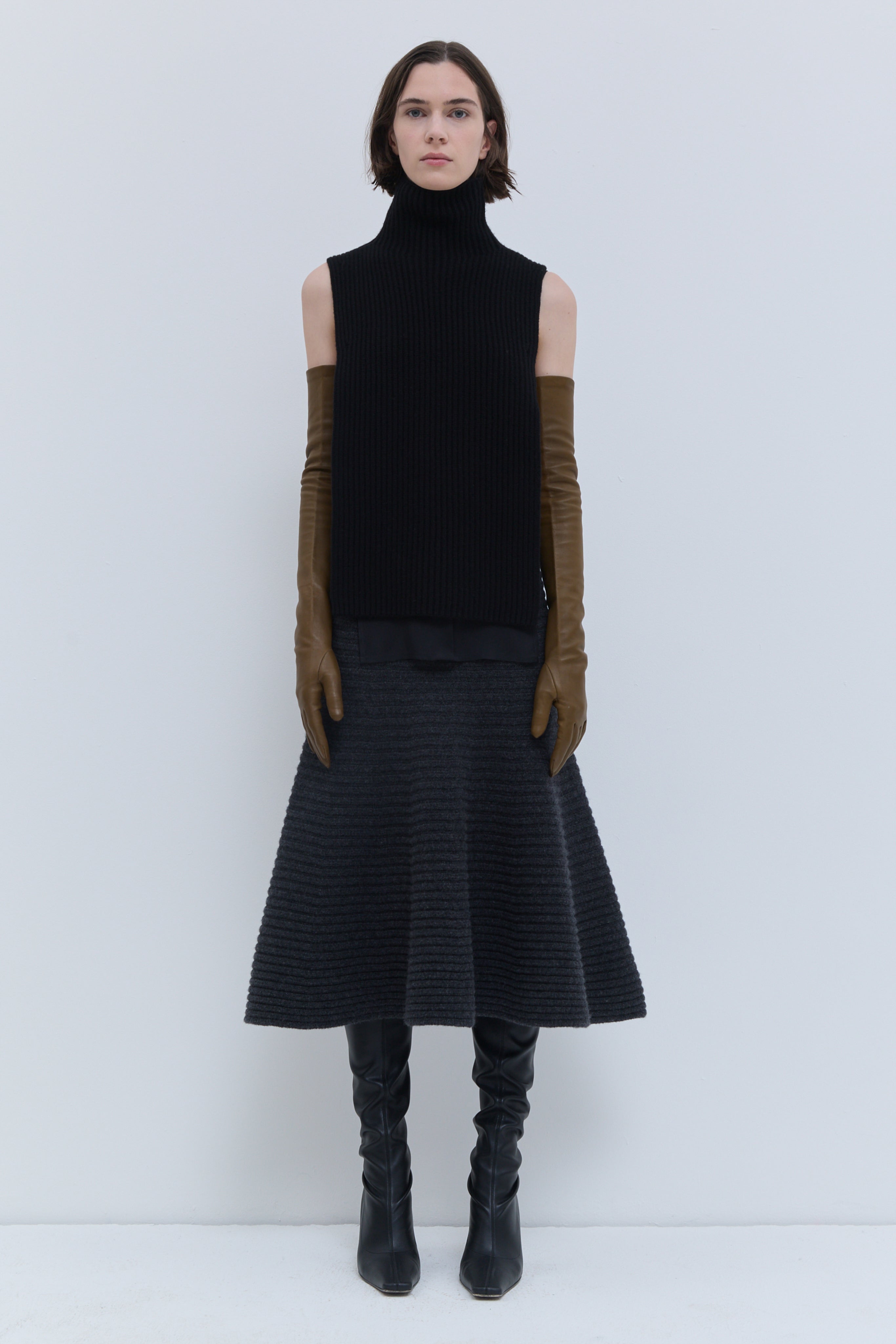 Christian Wijnants Kawsar black ribbed knit bib
