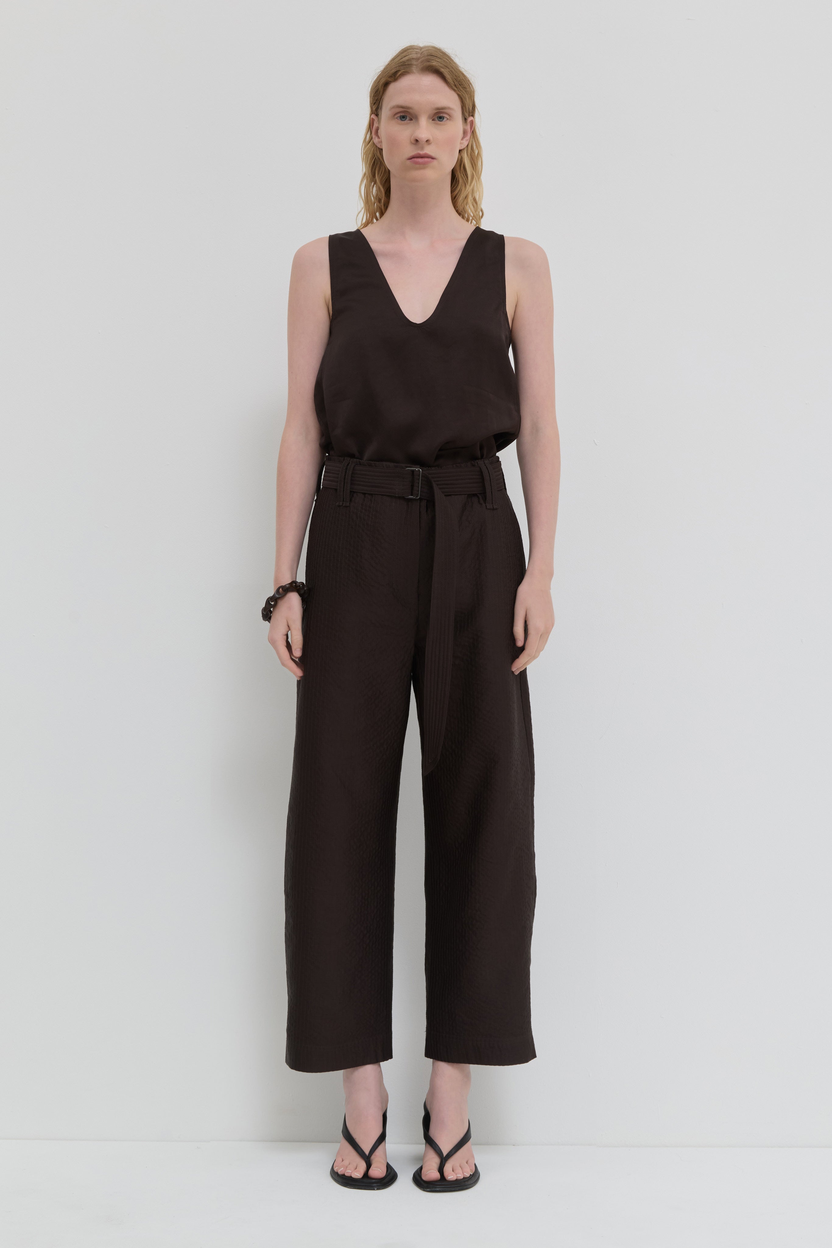 Chocolate V-neck top in viscose linen blend with side panels