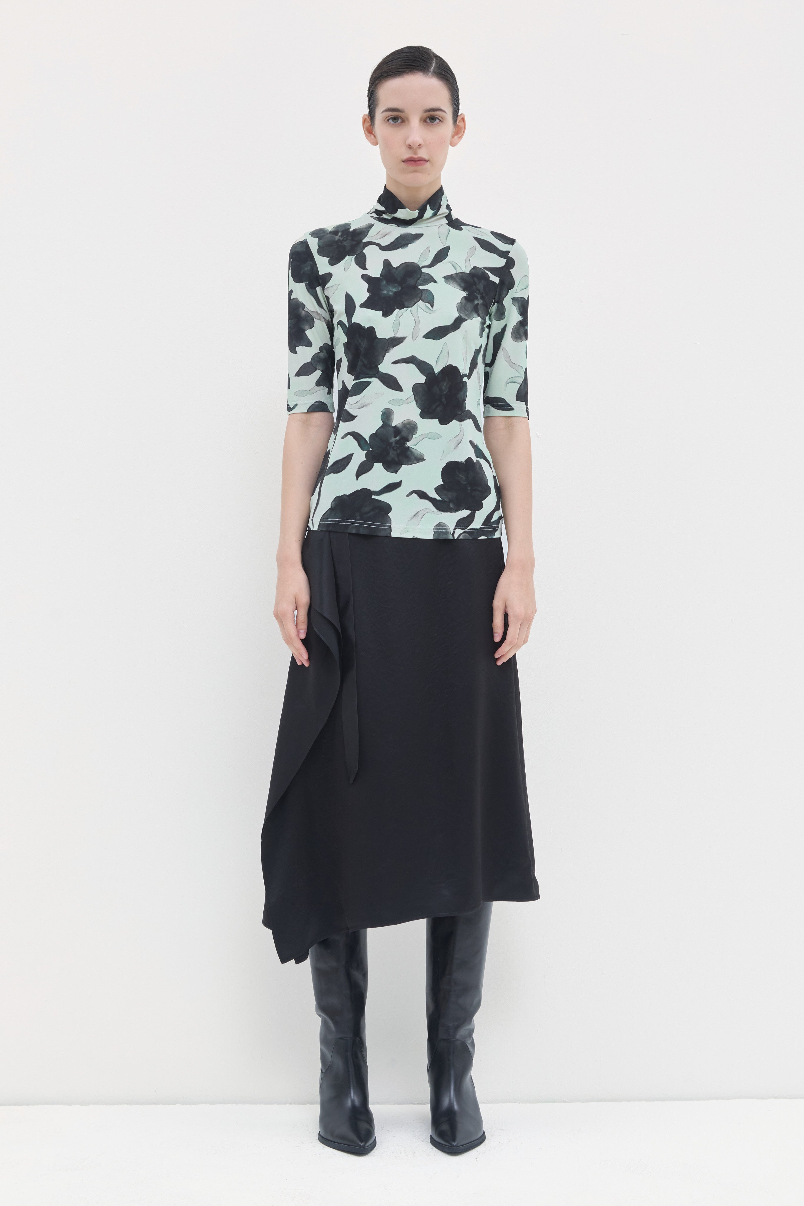 Mint floral turtleneck top in stretch jersey with short sleeves
