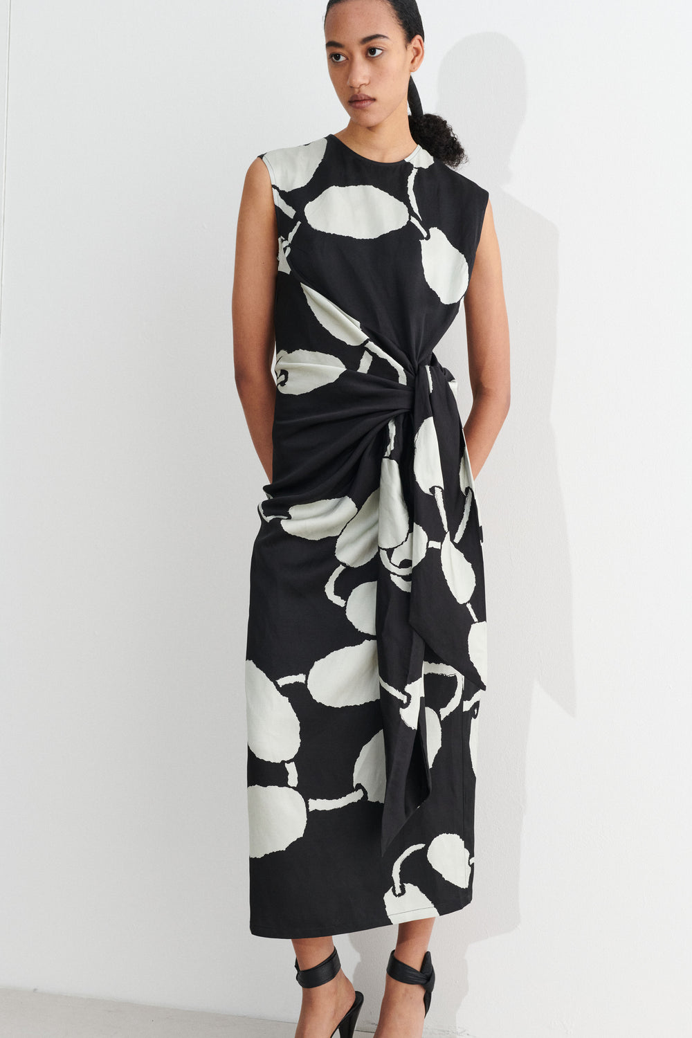 Daitra Dress