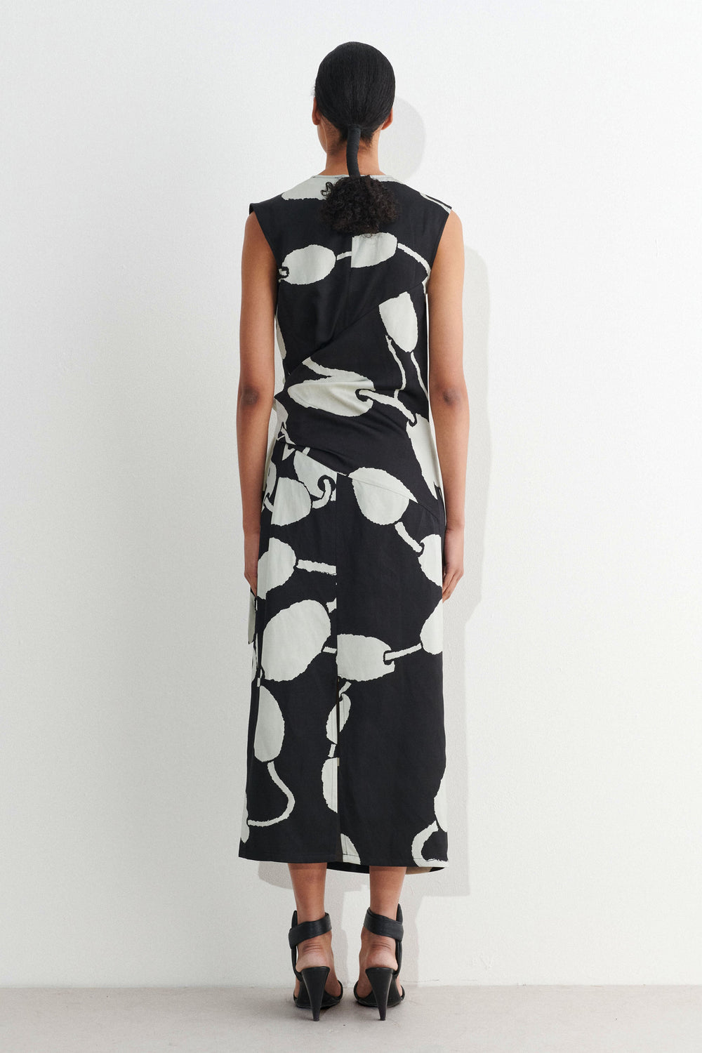 Daitra Dress