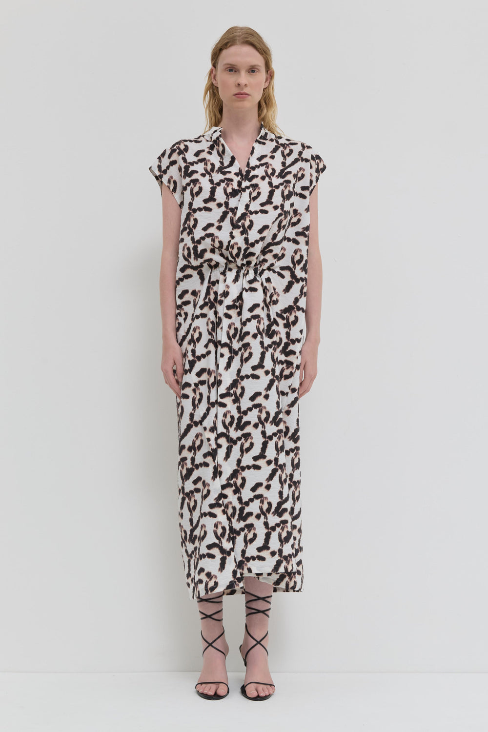 Doryas shirt dress in Blush Magnolia print with adjustable waist belt front view