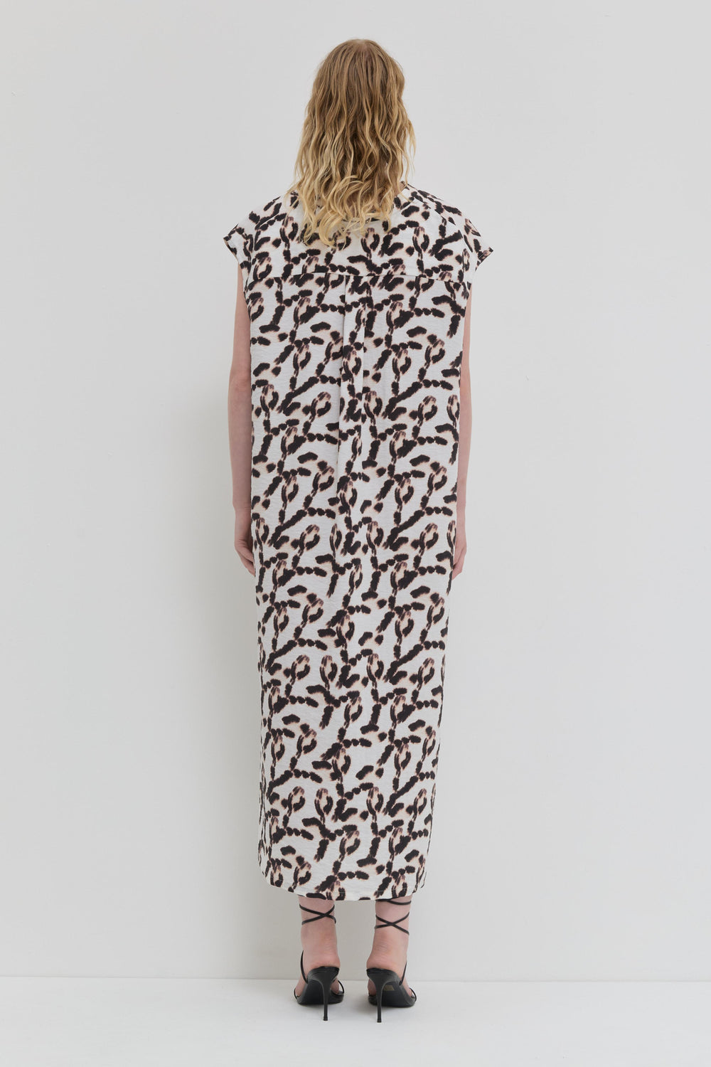 Doryas shirt dress Blush Magnolia print short sleeve long dress back view