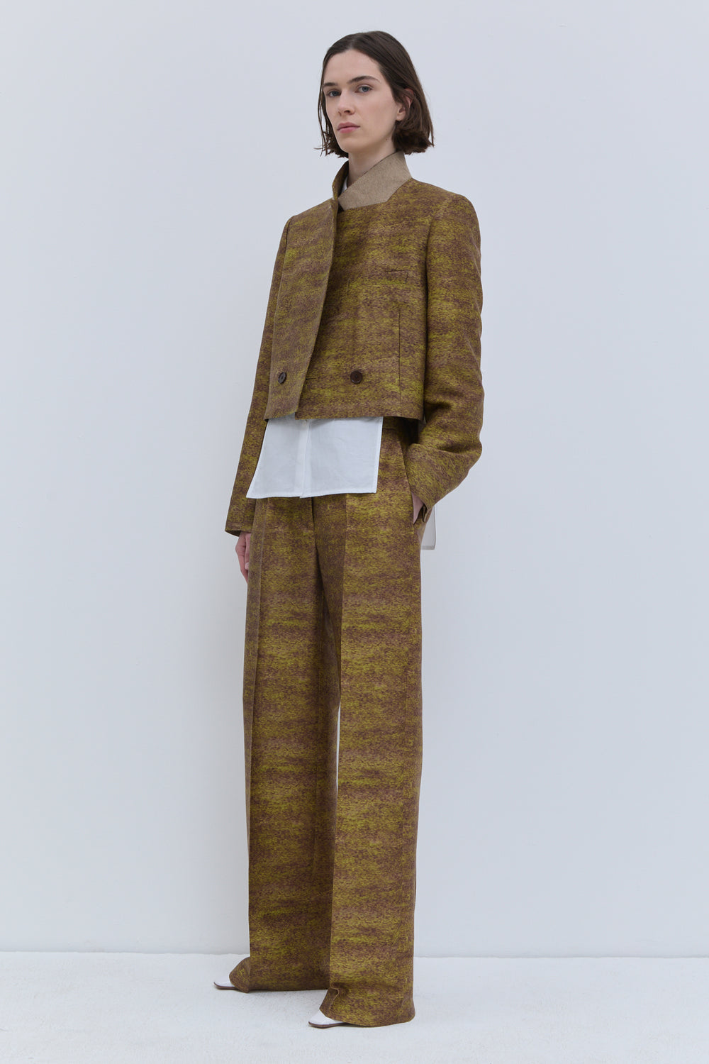 Christian Wijnants Javas cropped tailored jacket in gold Storm print