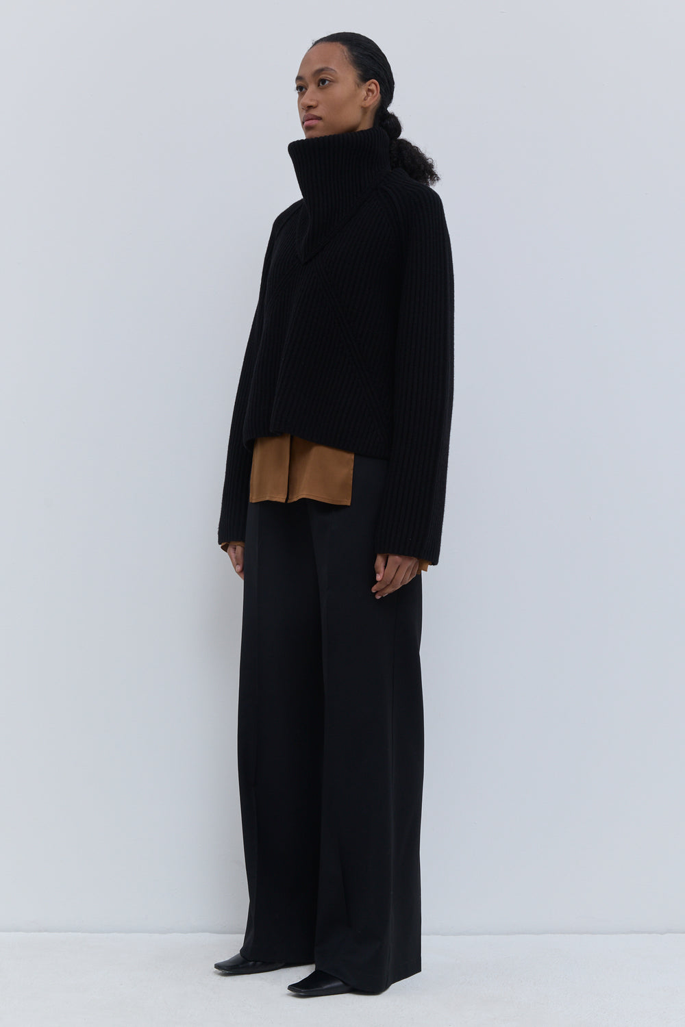 Christian Wijnants black knitted hat scarf with wide folded collar