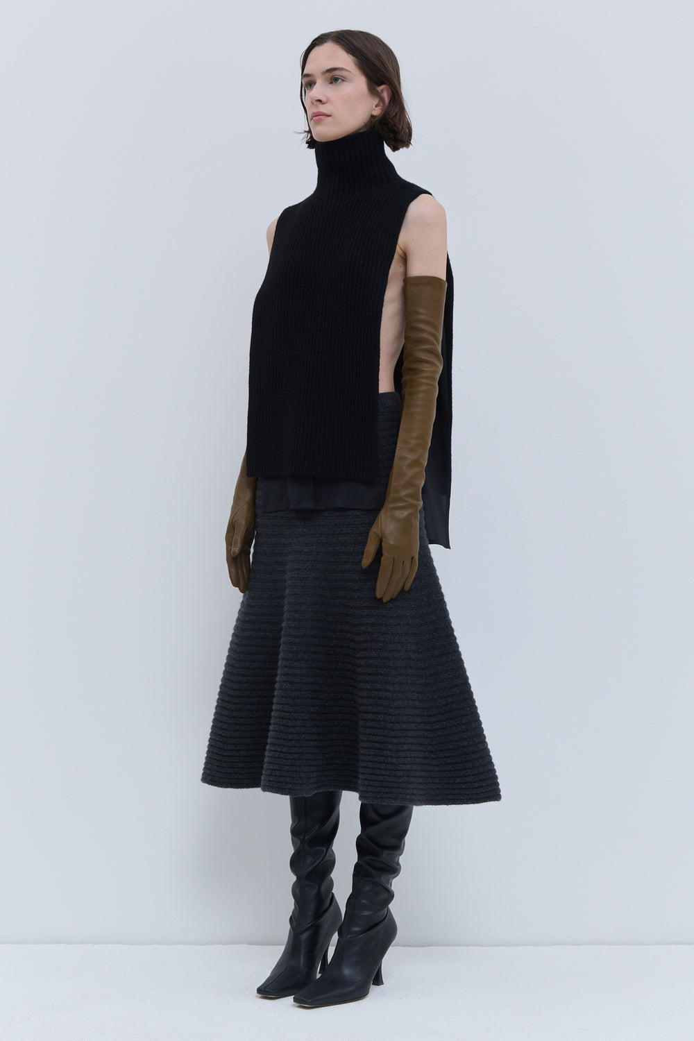 Kawsar black merino wool cashmere ribbed knit bib by Christian Wijnants