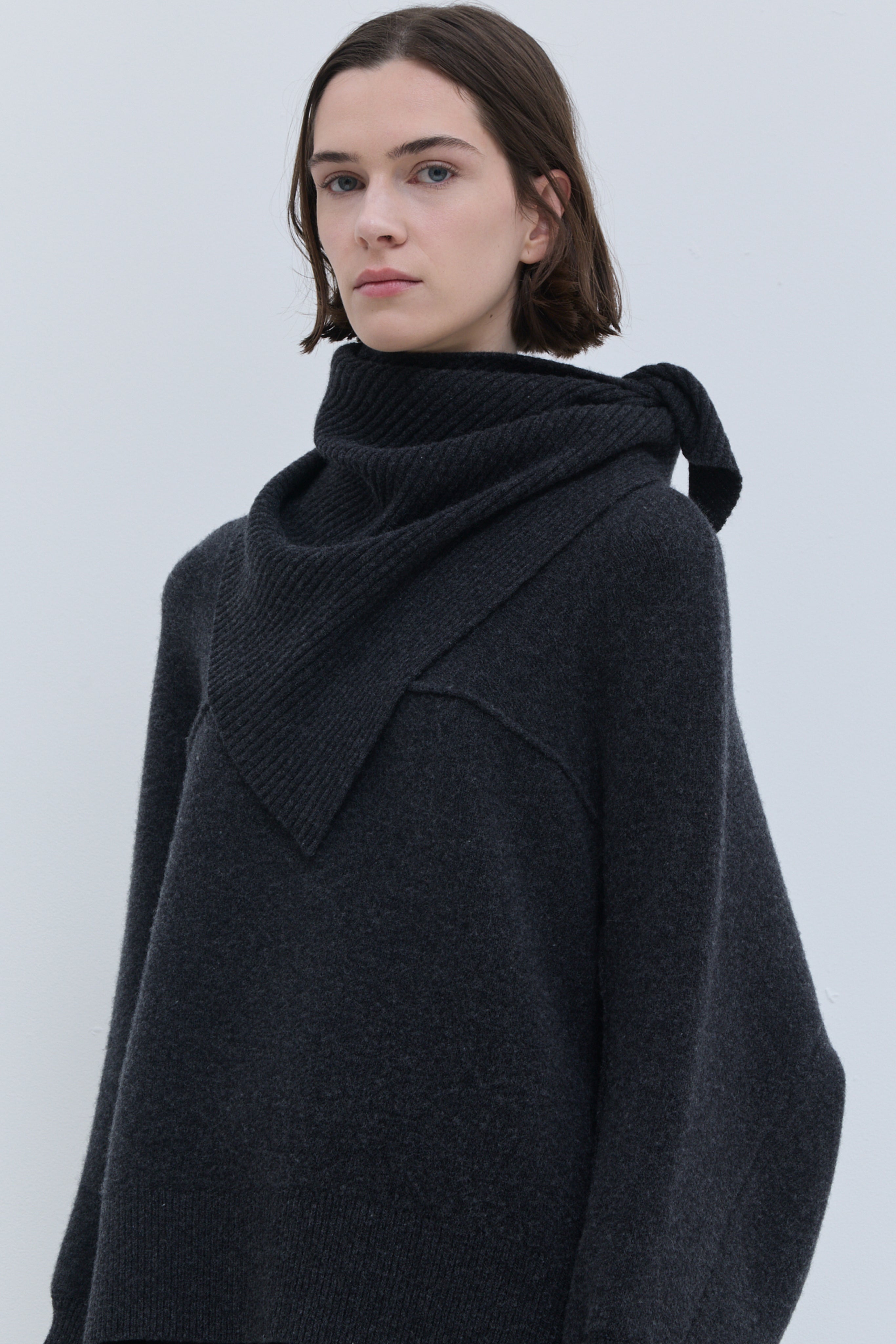 Christian Wijnants Kiko charcoal triangle ribbed scarf