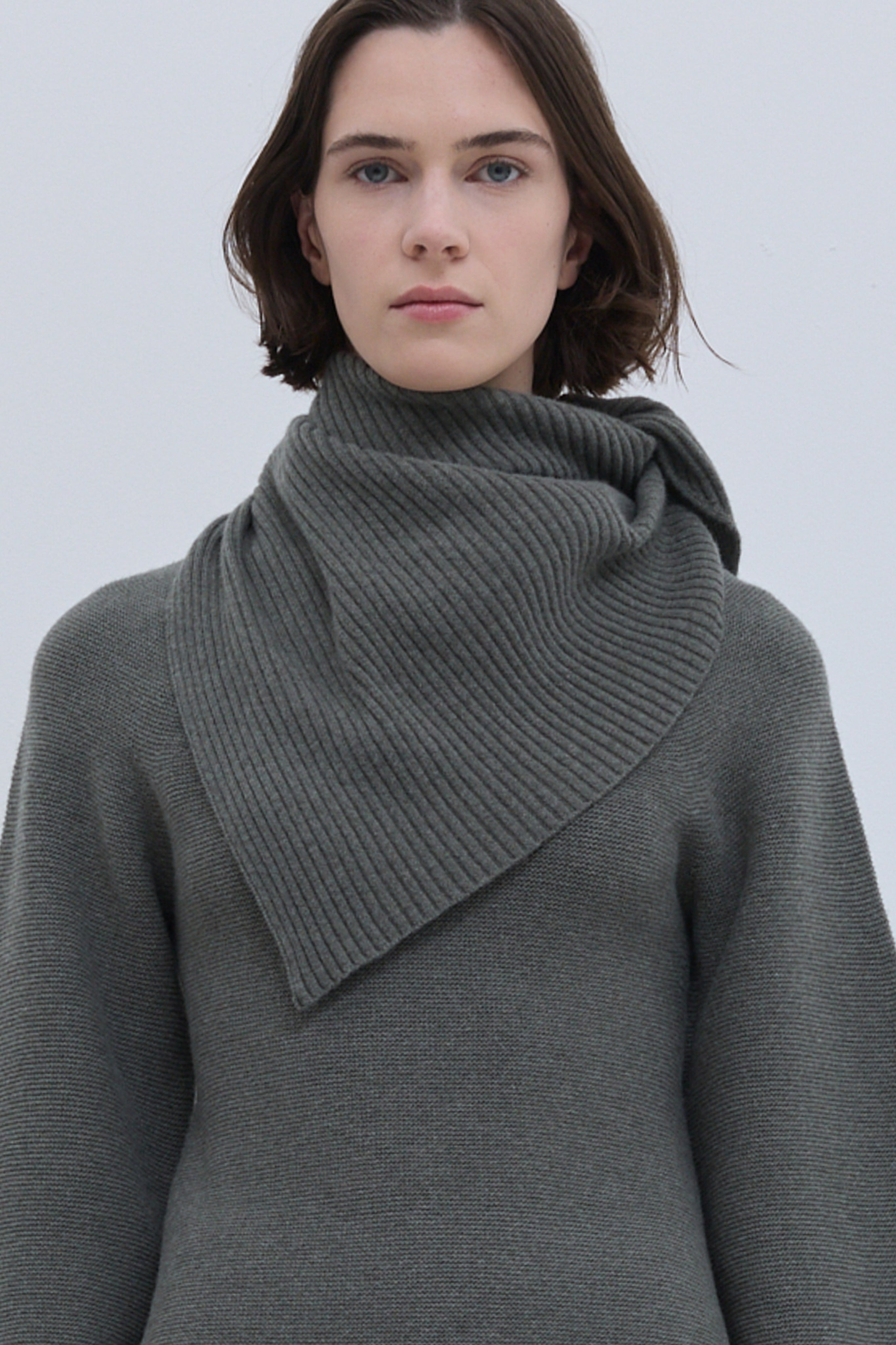 Christian Wijnants Kiko laurel melange triangle ribbed scarf
