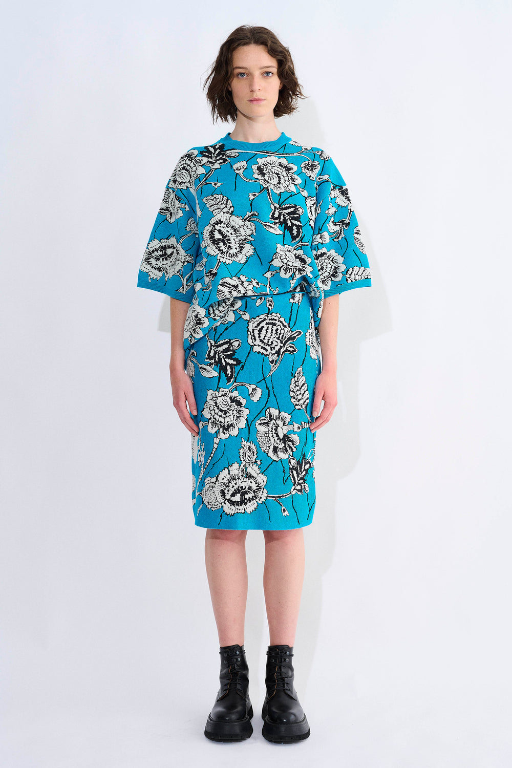 Kwando Pencil Knit Skirt With Flower Jacquard