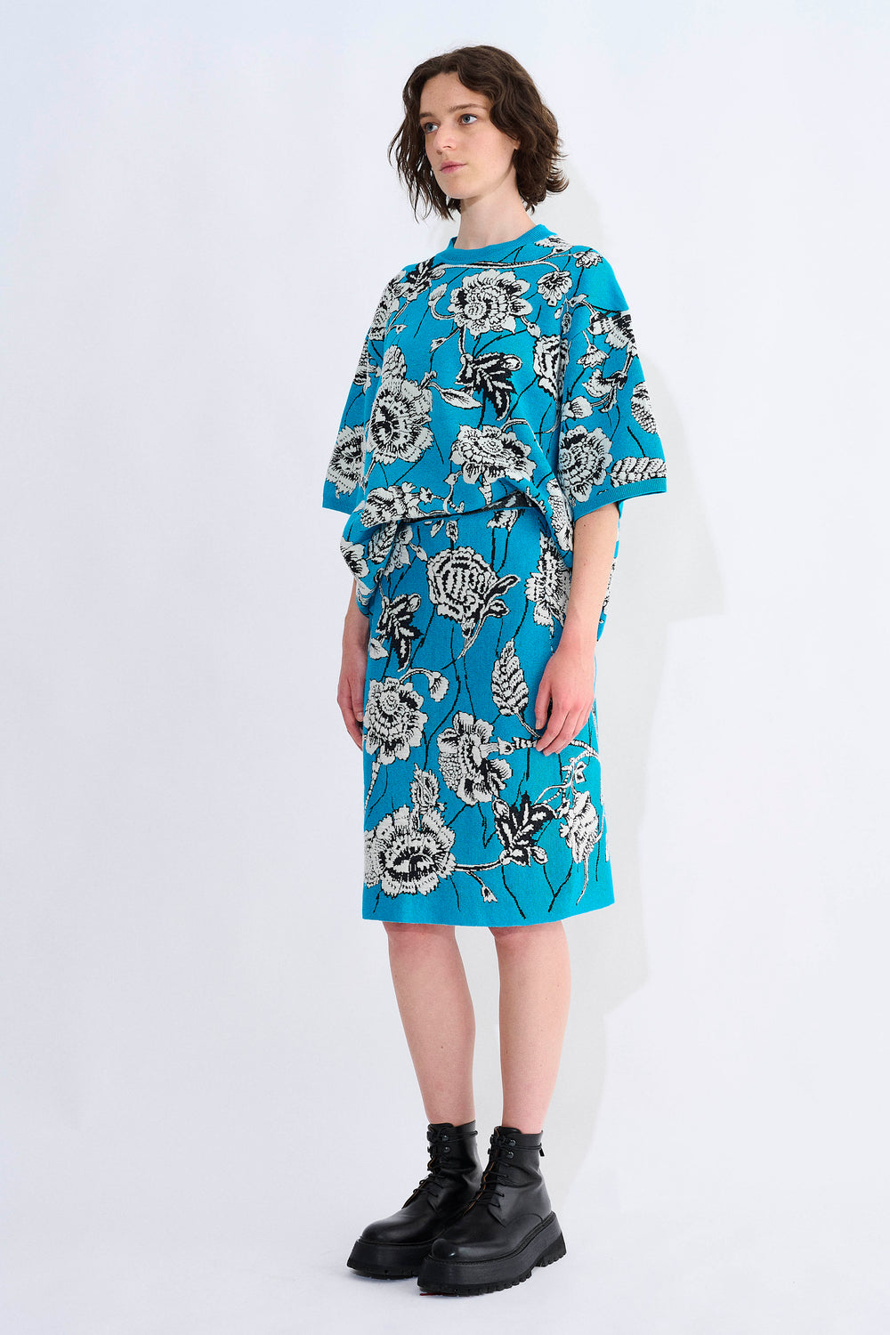 Kwando Pencil Knit Skirt With Flower Jacquard