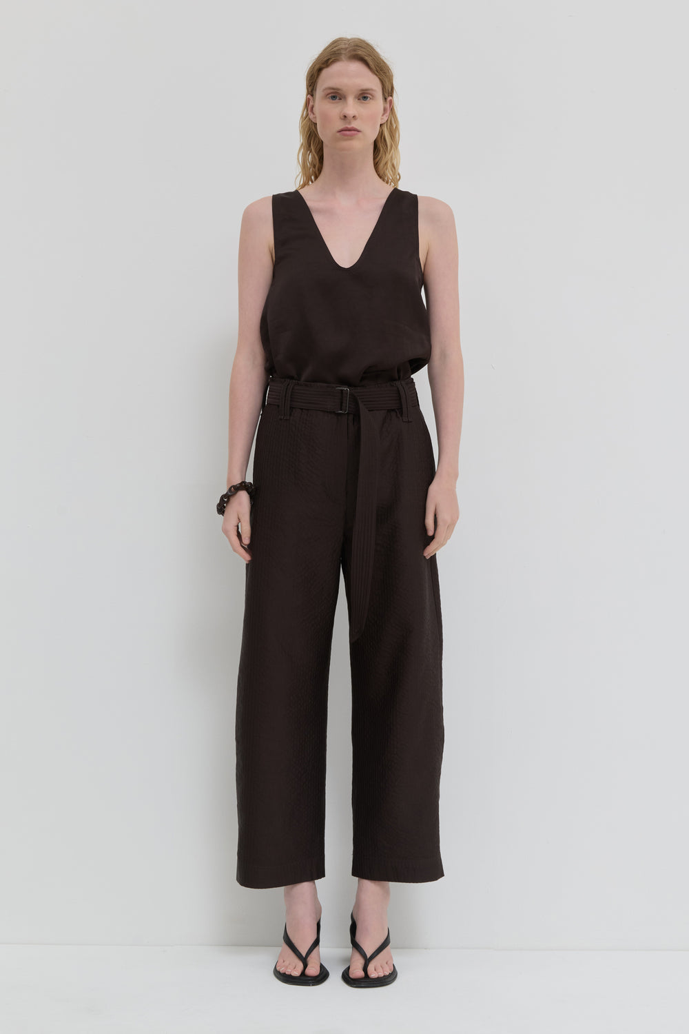 Chocolate V-neck top in viscose linen blend with side panels