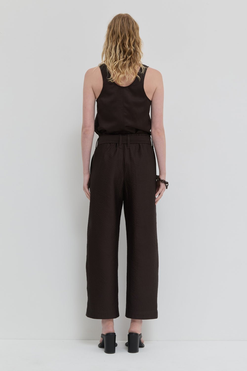 Chocolate V-neck top in viscose linen blend with side panels