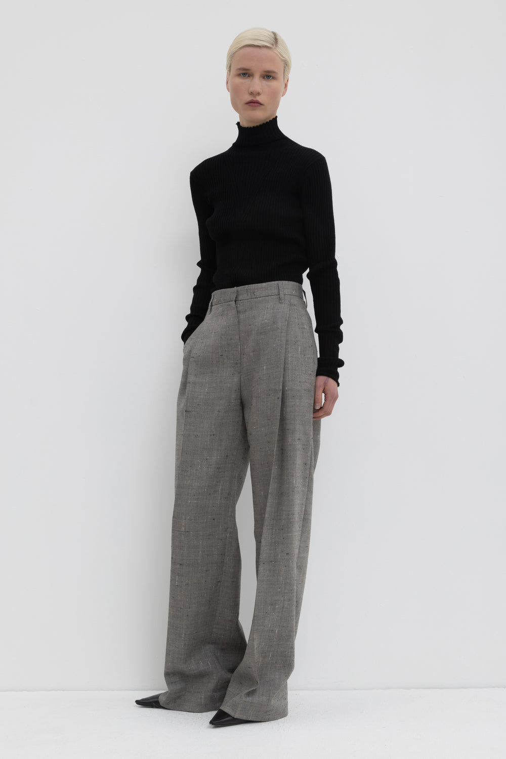 Oat chartreux loose wool trousers in 100% RWS virgin wool