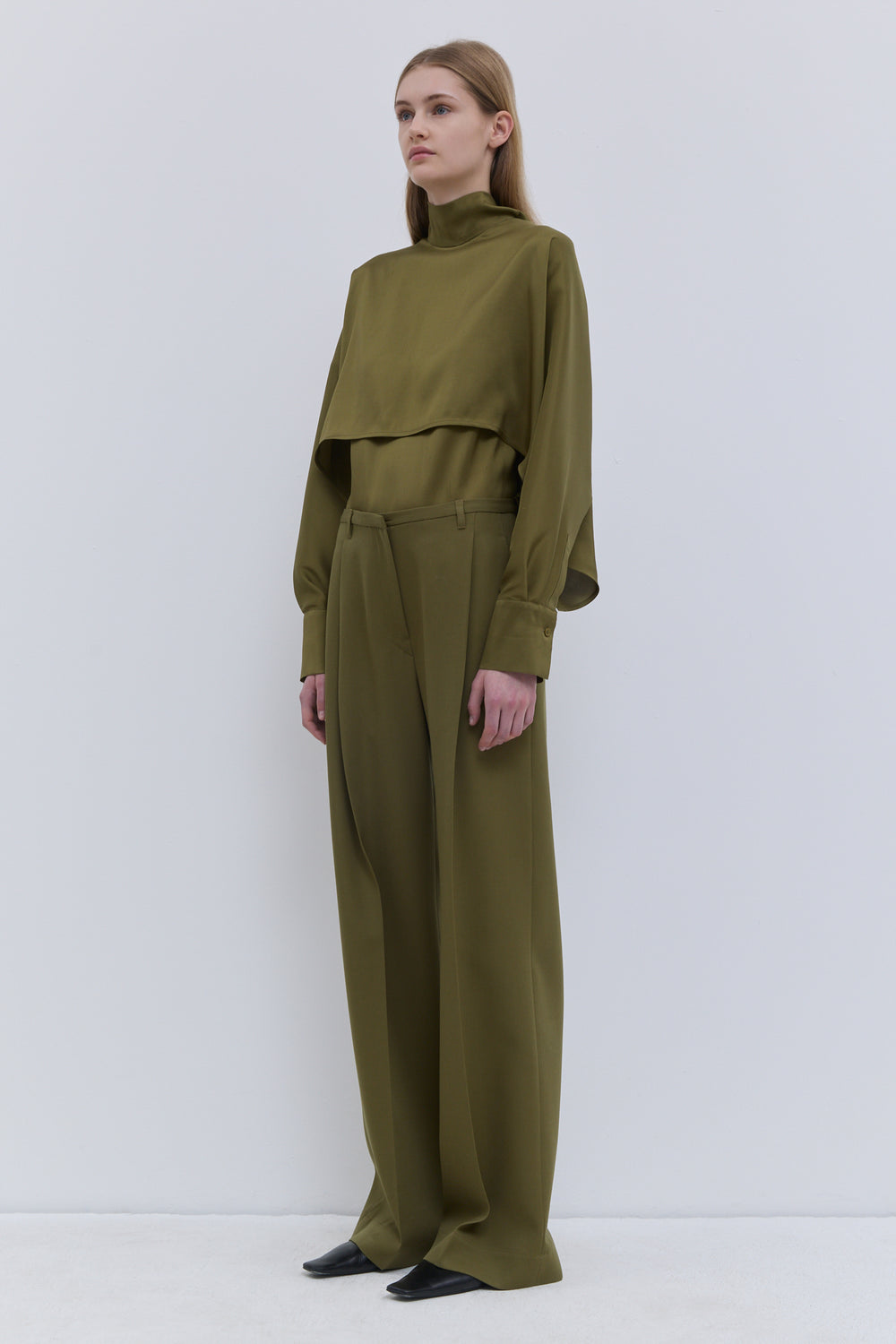 Christian Wijnants low-waist wide-leg trousers in olive green virgin wool with tailored details