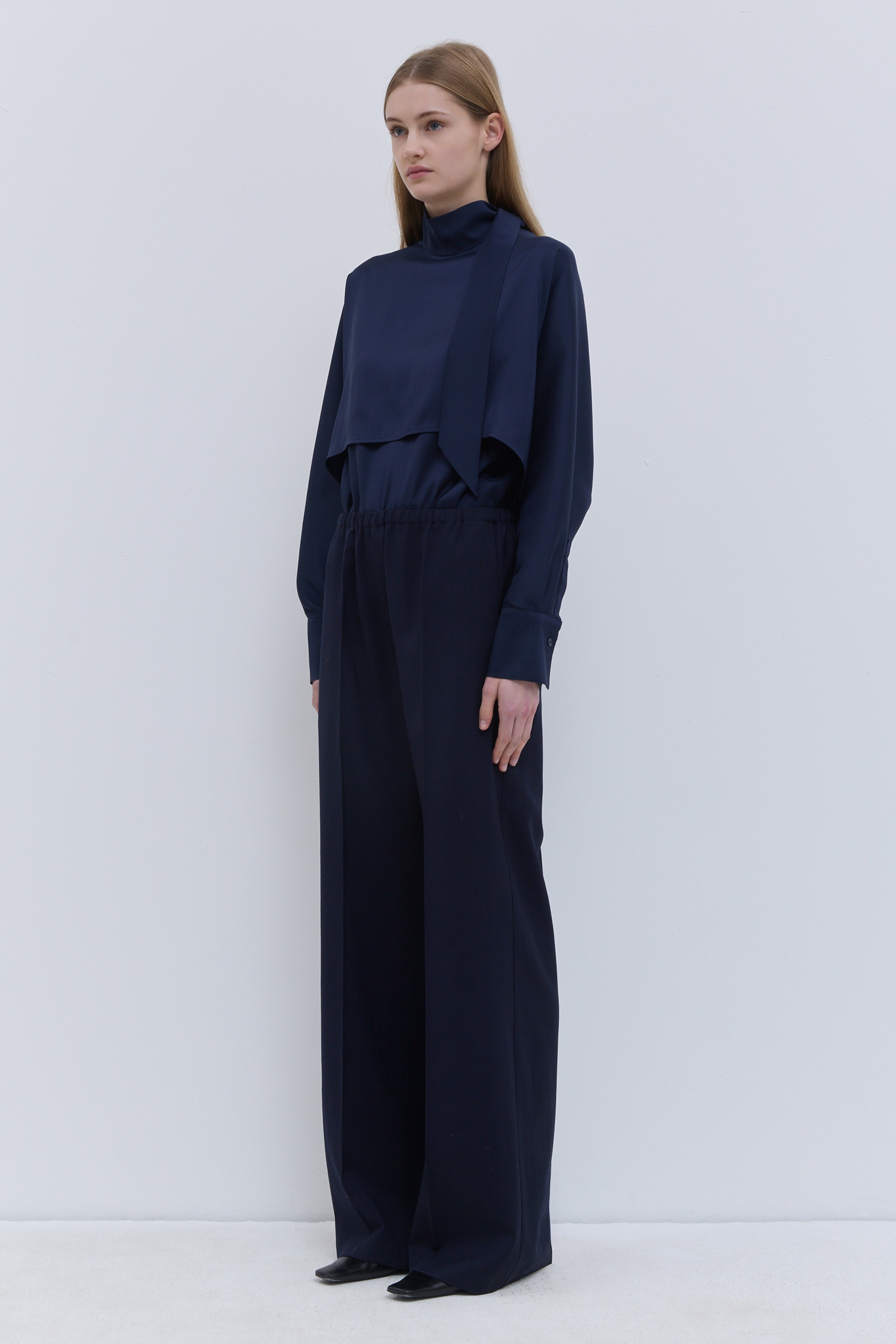 Pune straight-leg trousers in dark navy virgin wool