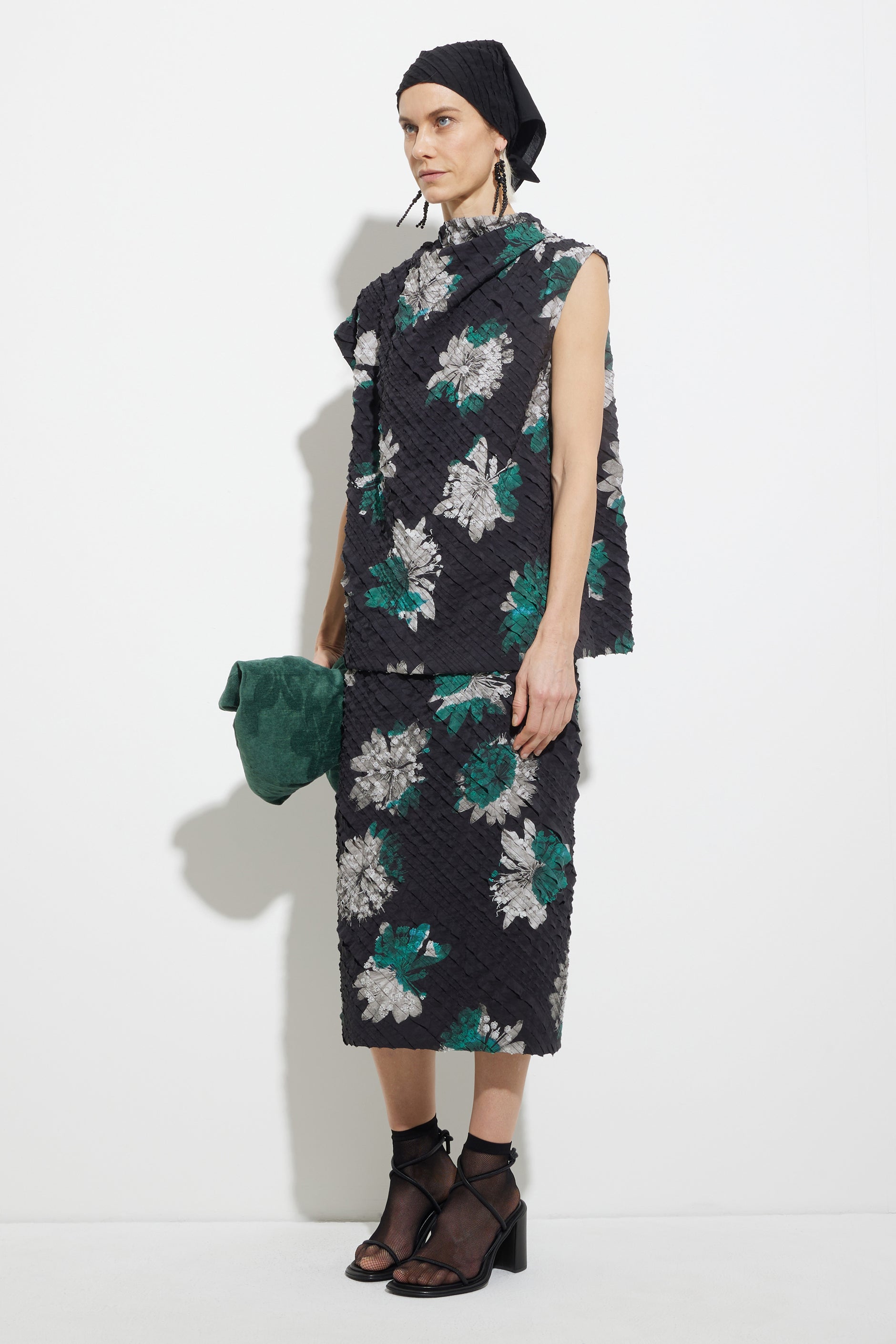【christian wijnants】floral ジャガード ベスト 〓christian wijnants〓ivory flowerジャガードベスト