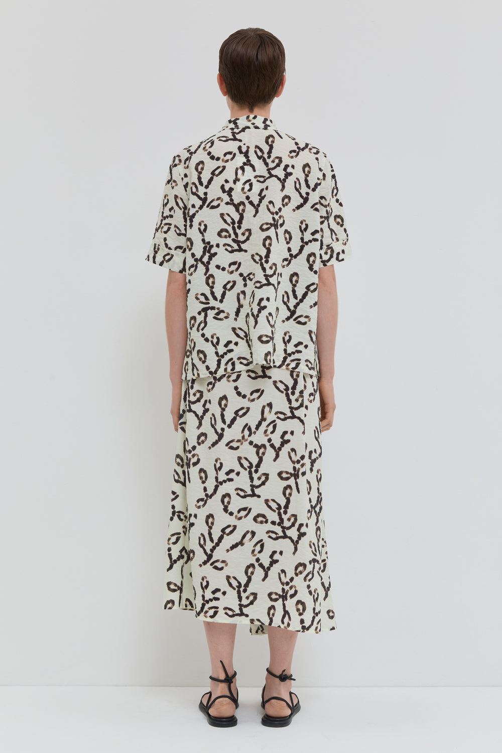 Short sleeve shirt in wheat magnolia print with regular fit