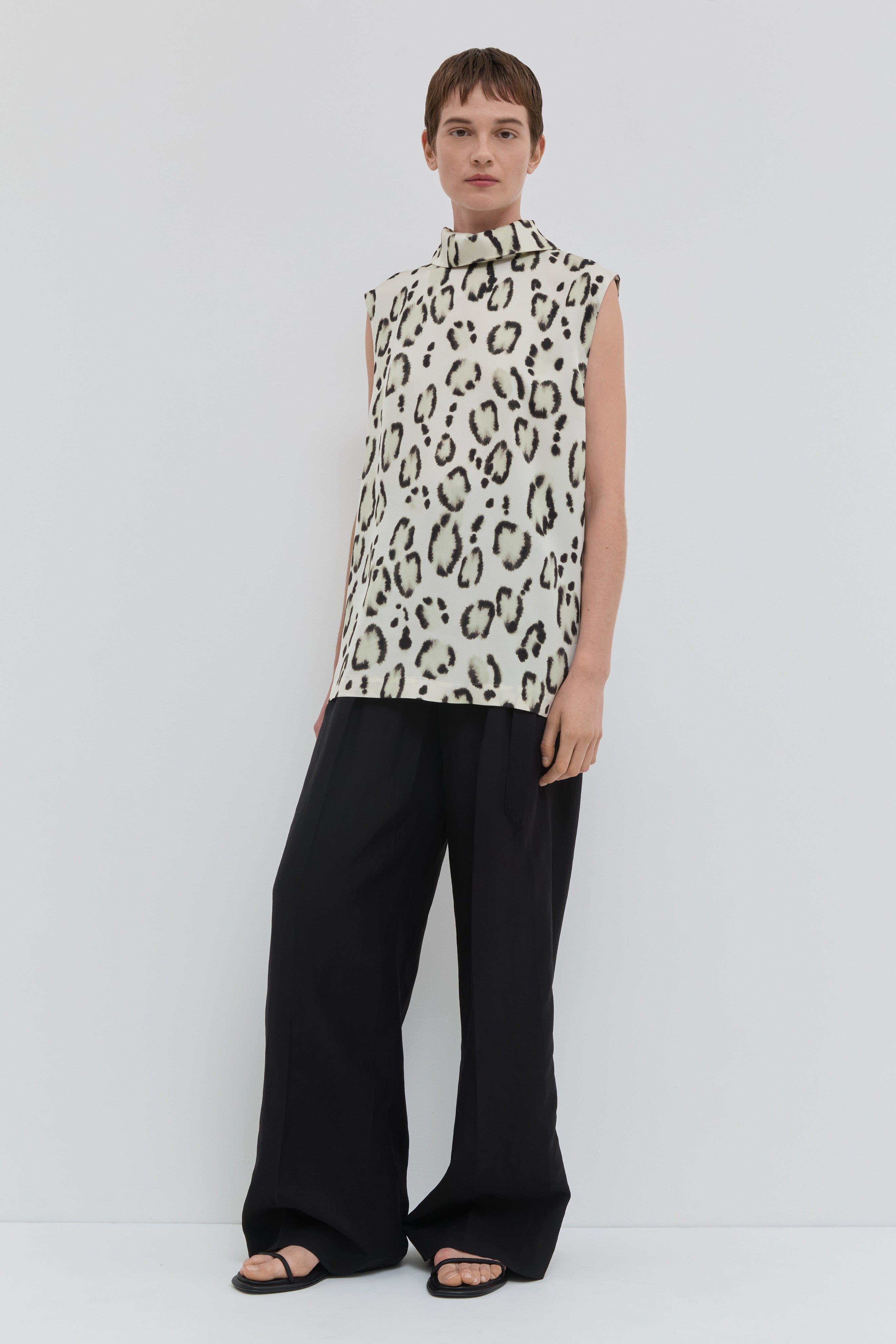 Tシャツ(半袖+袖なし) christian wijnants TADDEO tops ウィメンズ トップス – Christian Wijnants Shop