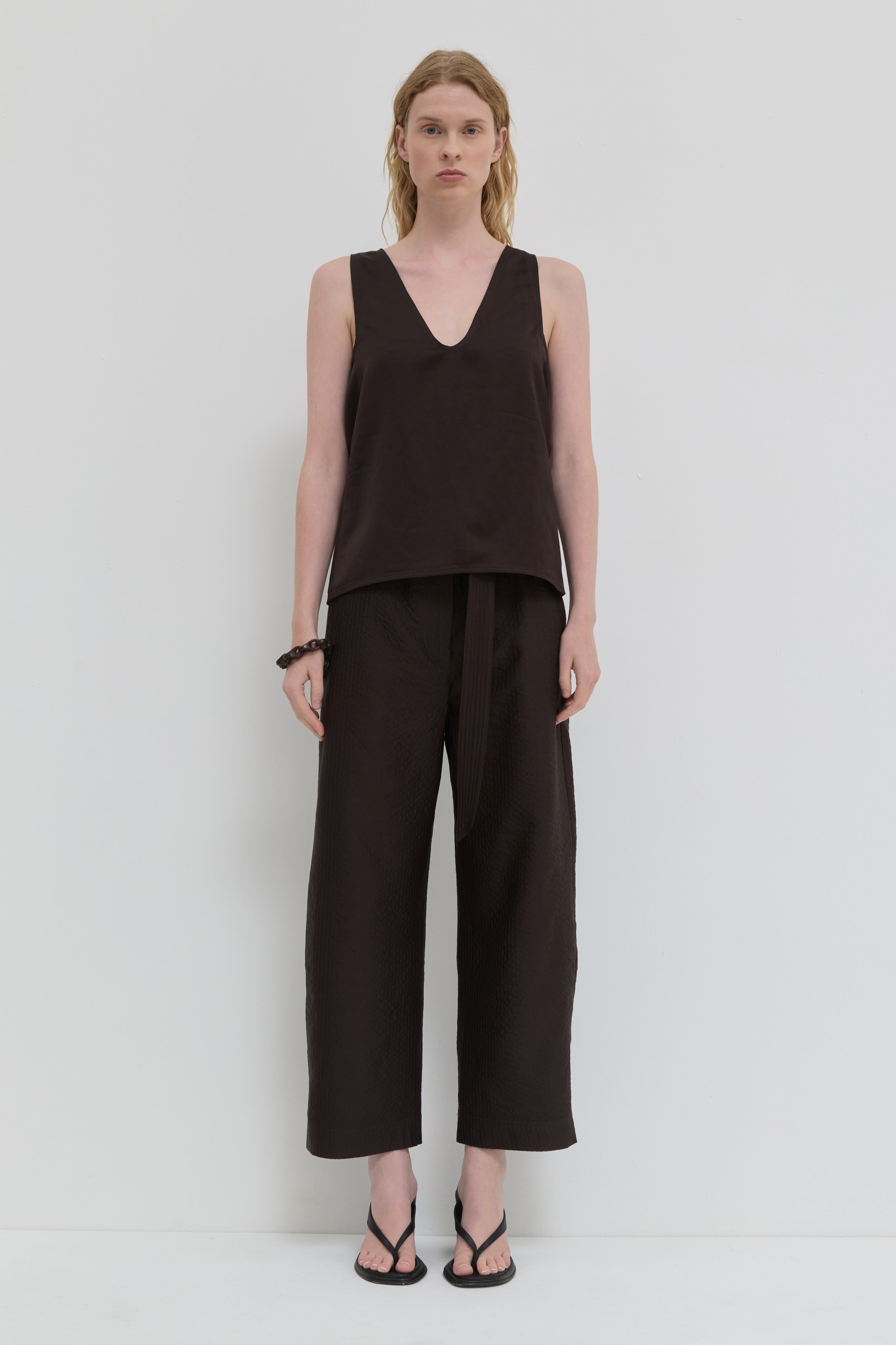Chocolate V-neck top in viscose linen blend with side panels