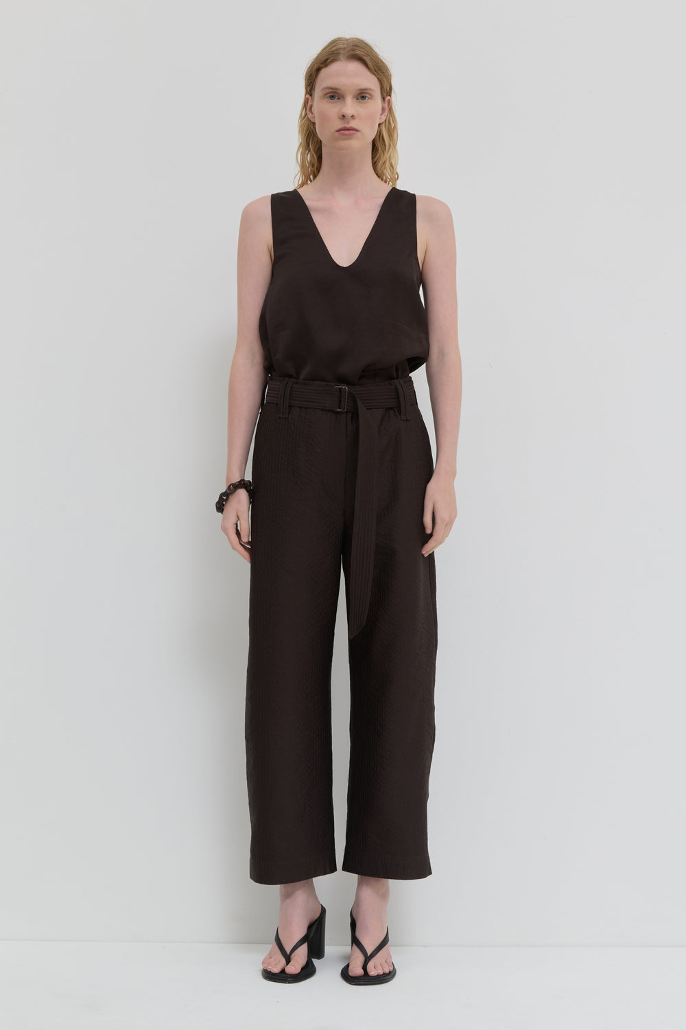 Chocolate V-neck top in viscose linen blend with side panels