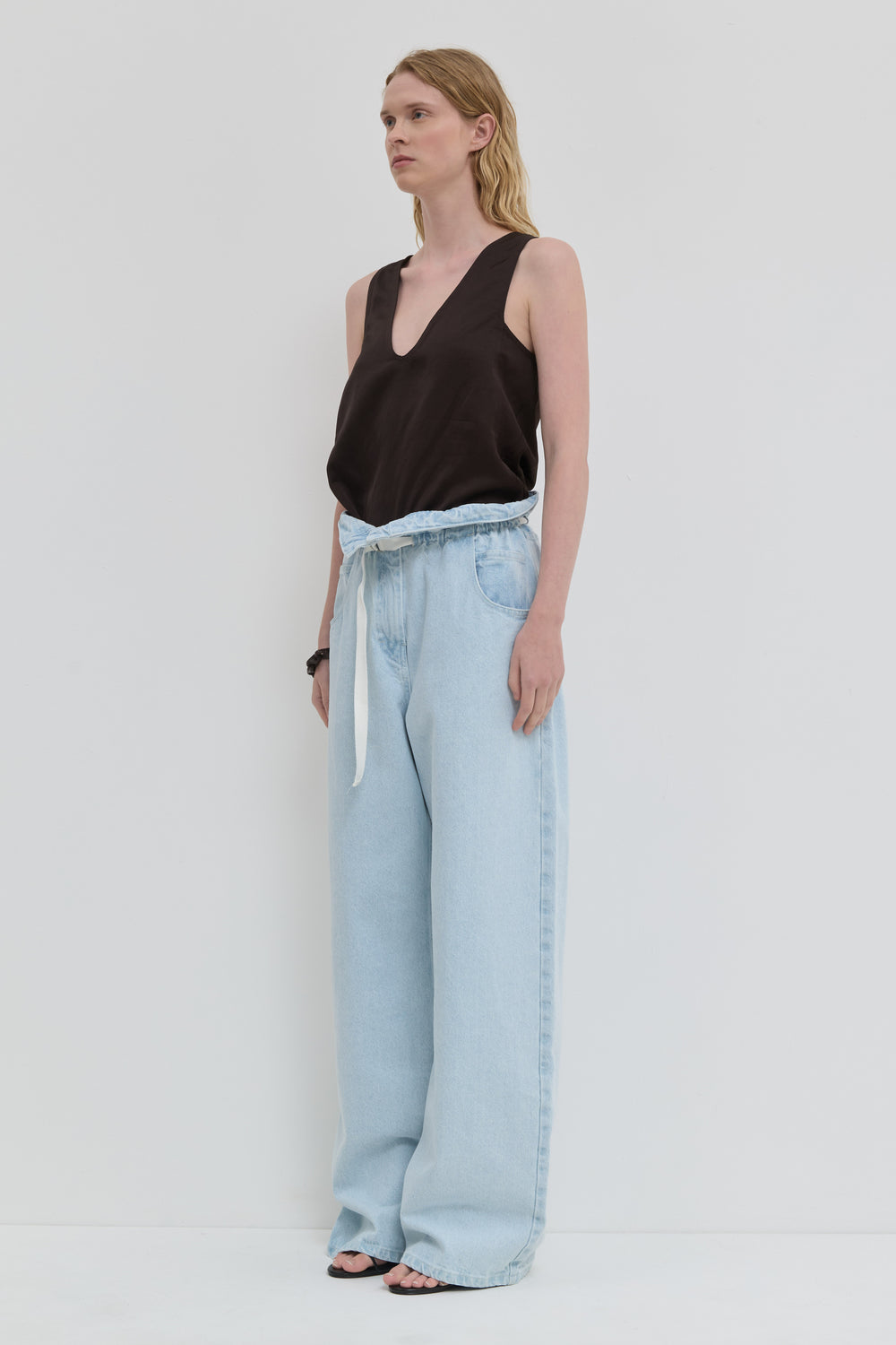 Chocolate V-neck top in viscose linen blend with side panels