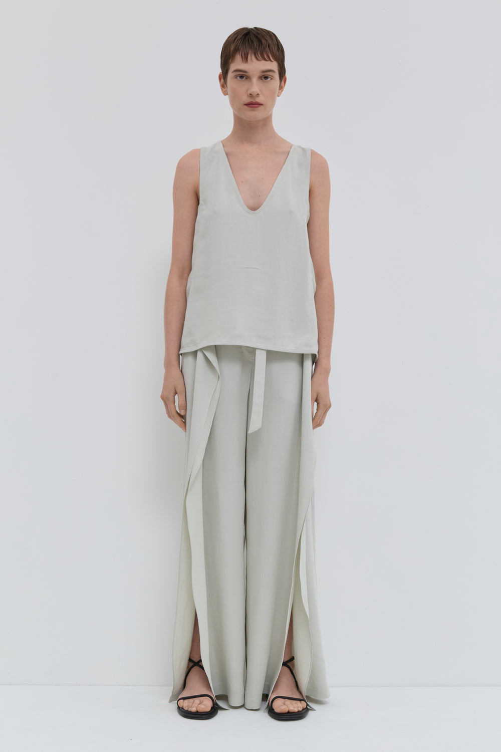 Cement V-neck top in 100% viscose with side panel detail