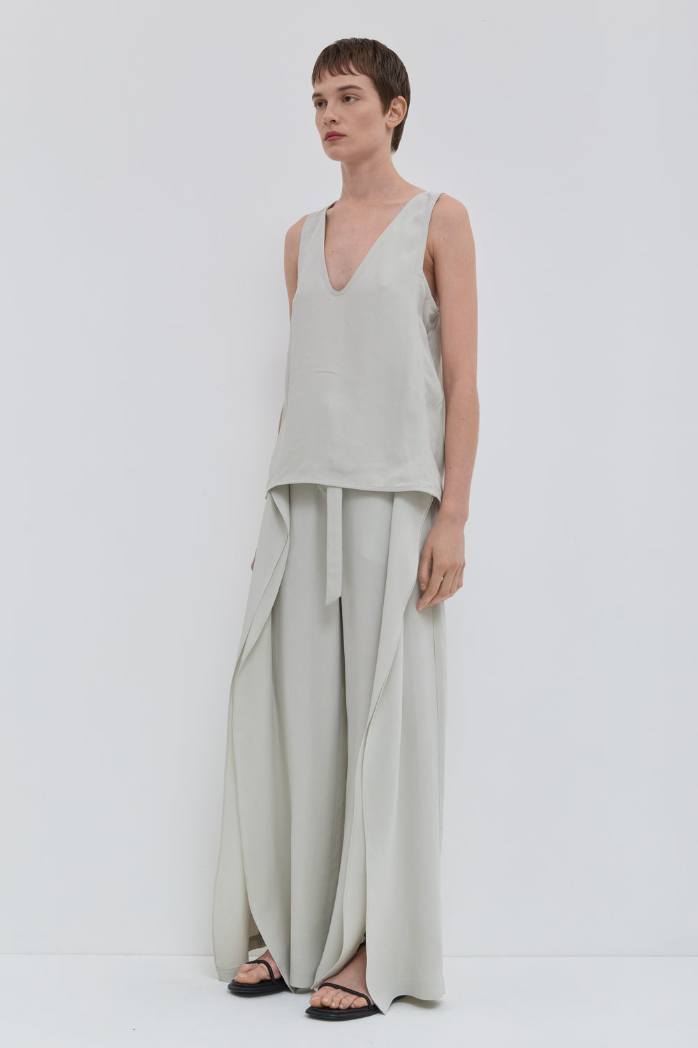 Cement V-neck top in 100% viscose with side panel detail side