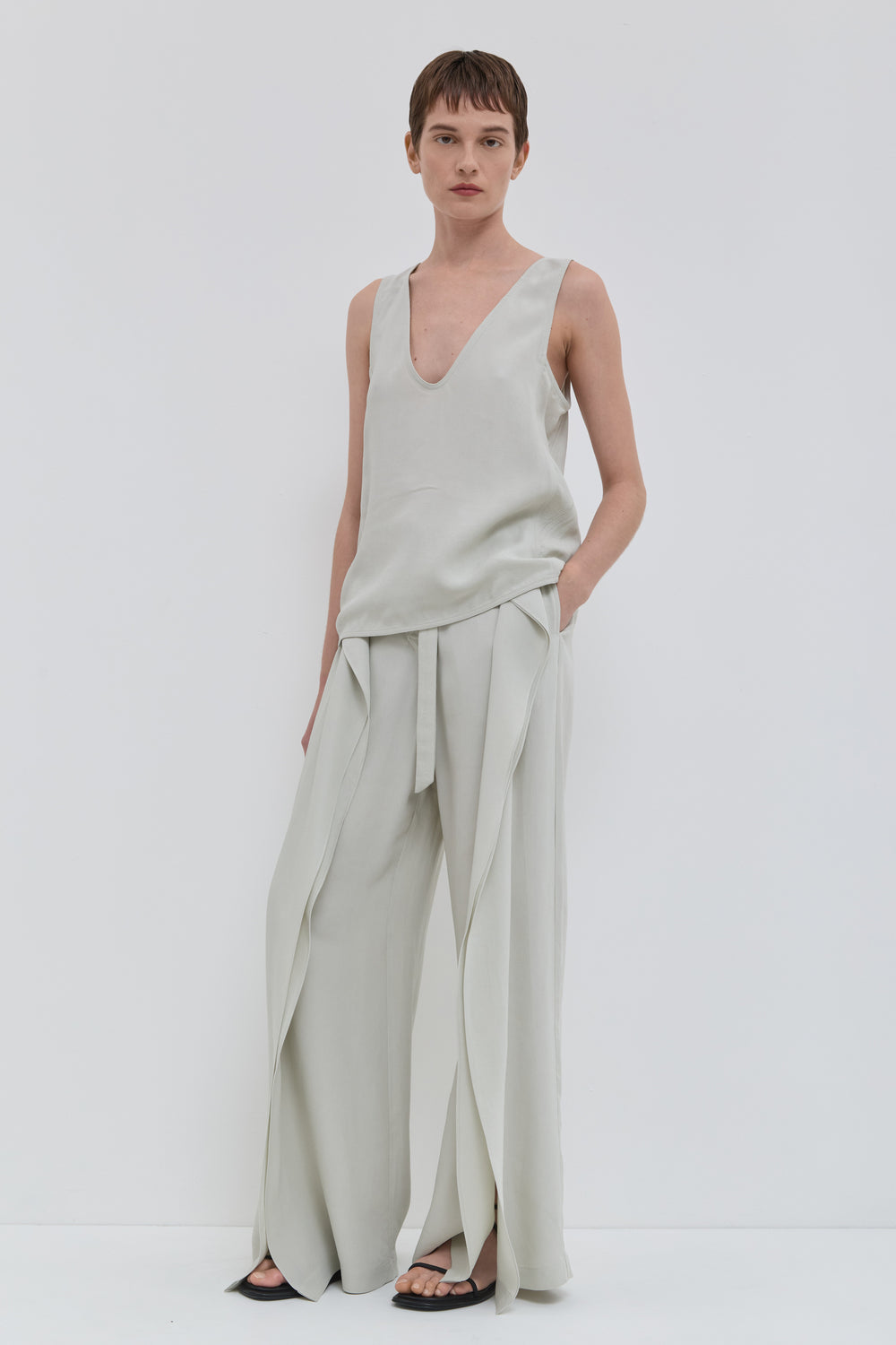 Cement V-neck top in 100% viscose with side panel detail