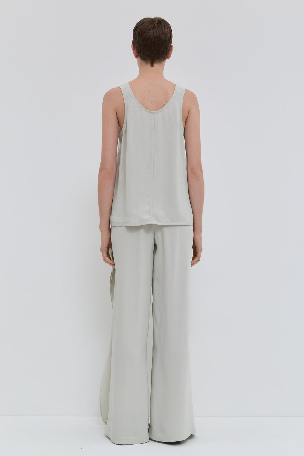 Cement V-neck top in 100% viscose with side panel detail back