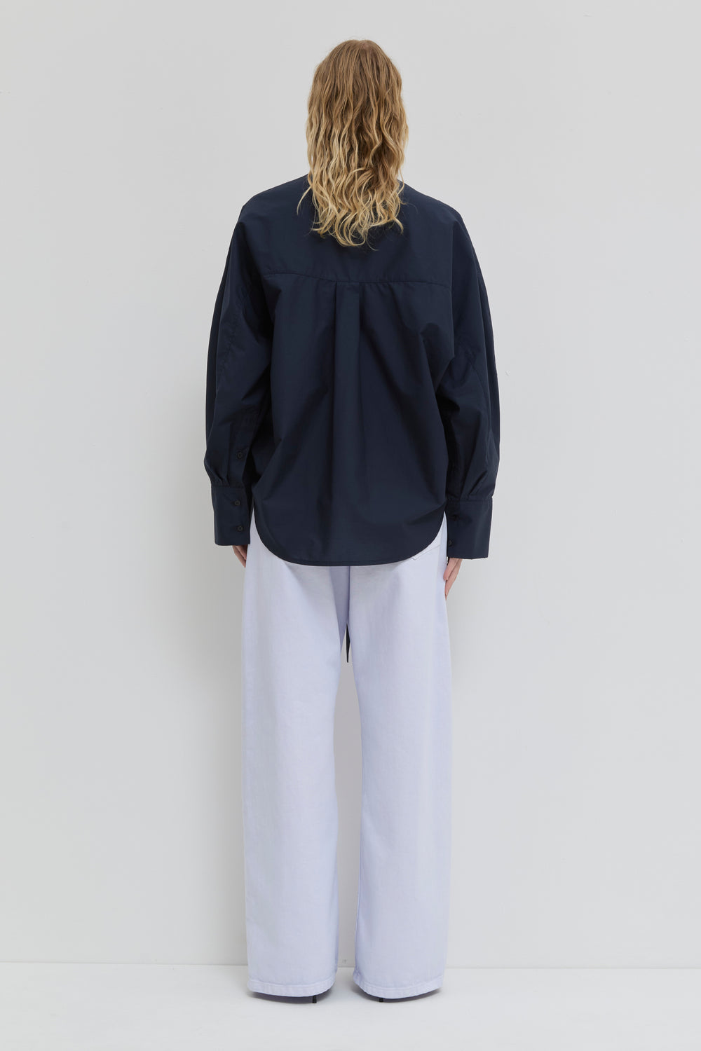 Navy loose fit shirt in Japanese organic cotton with balloon sleeves