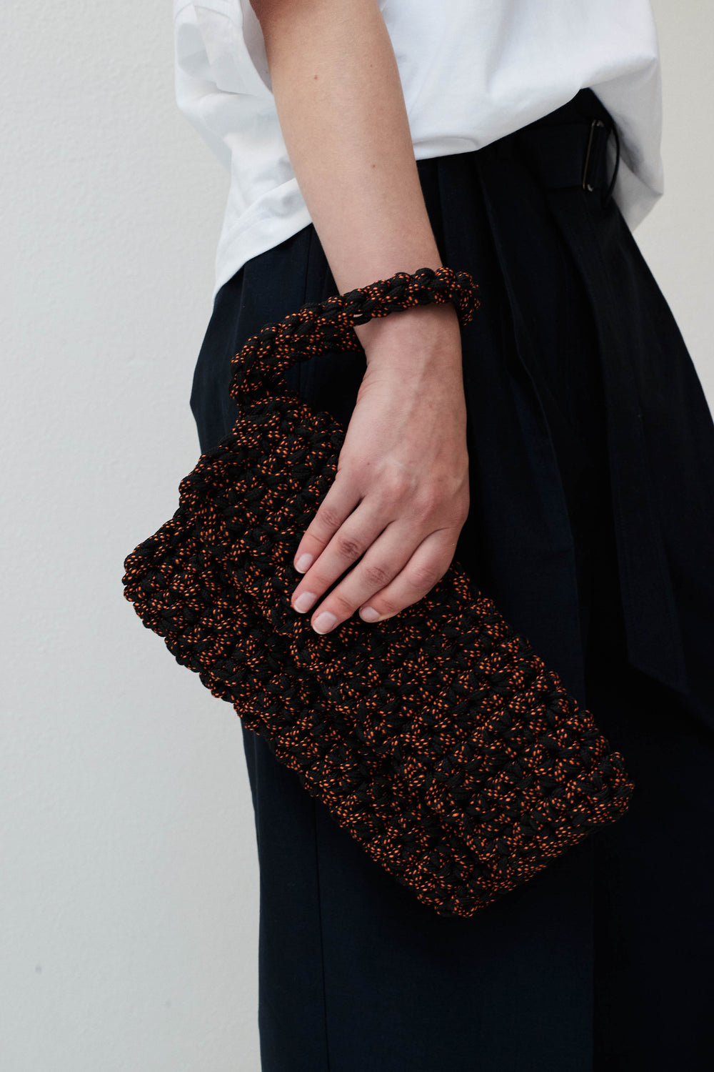 Alia crochet clutch